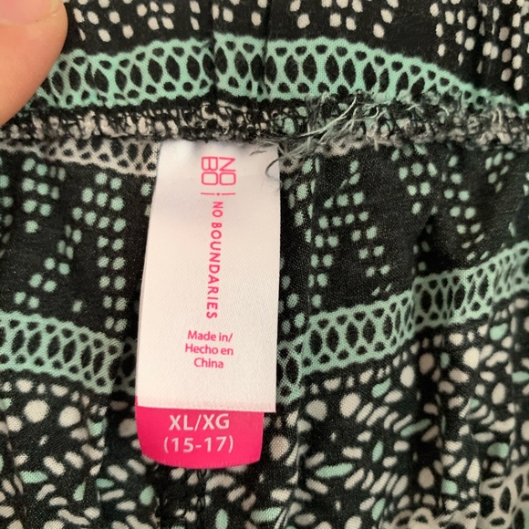 Shorts - Picture 3 of 3